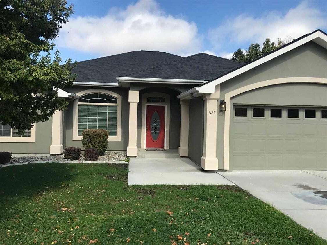 Foto principal - 827 Canyon Park Ave