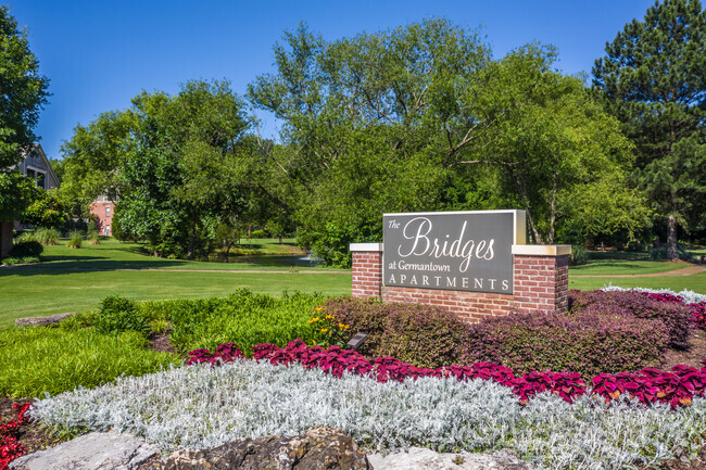 Foto del edificio - The Bridges at Germantown Apartments