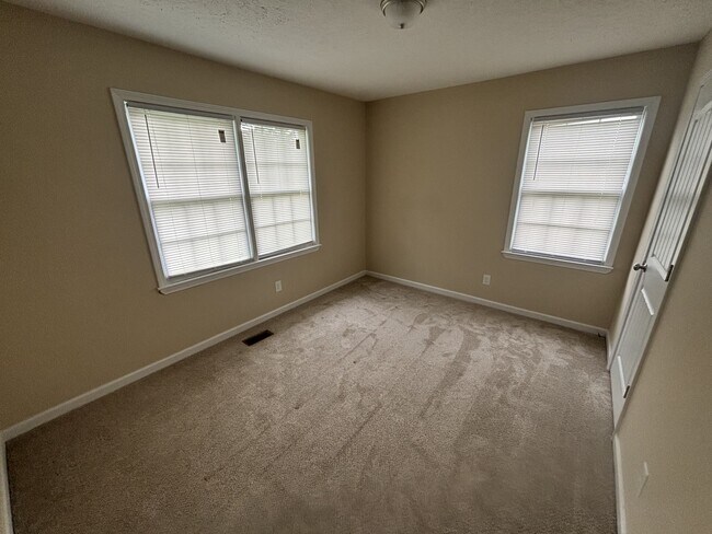 Building Photo - 1227 Worstead Dr