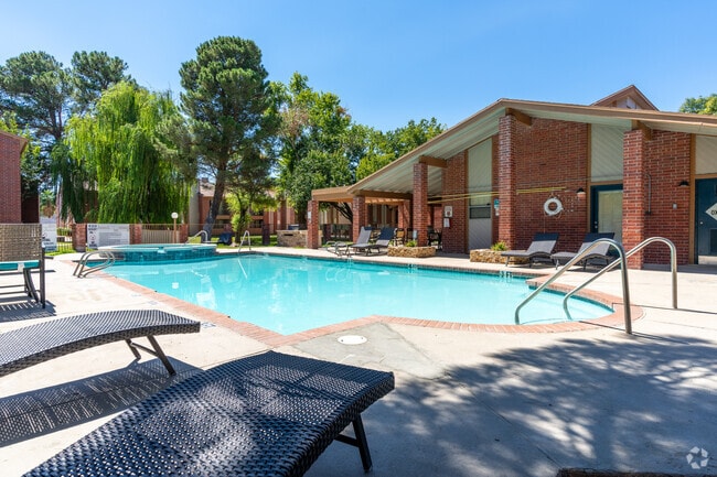 Pool - Foxglove Apartments