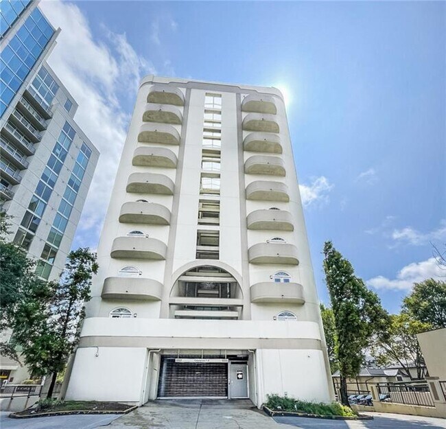 Foto del edificio - 2161 Peachtree Rd NE