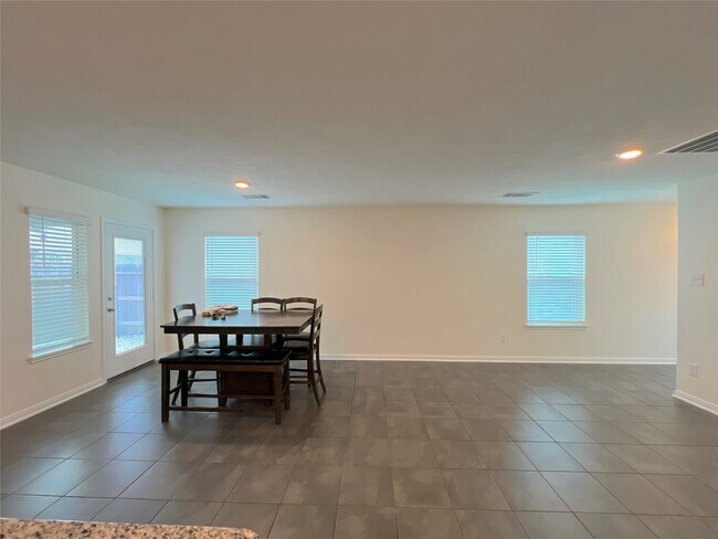 Foto del edificio - 7111 Escondido Dr