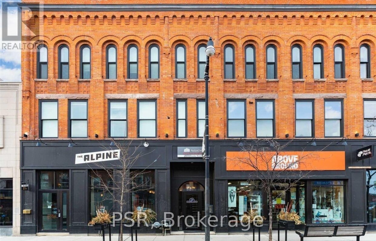 Primary Photo - 2870 Dundas St W