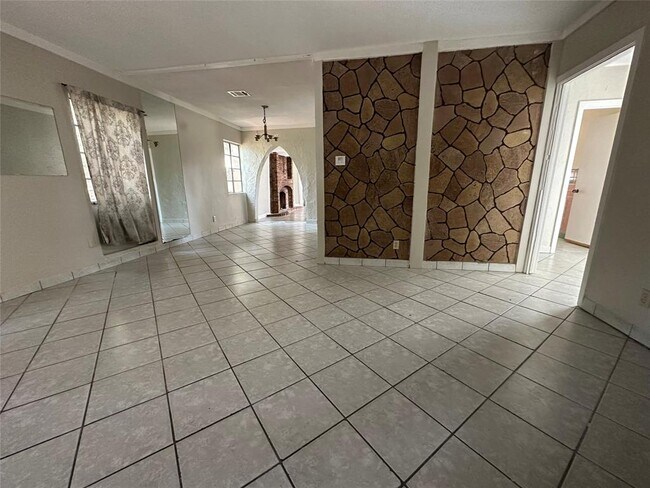 Building Photo - 257 Crescent Dr
