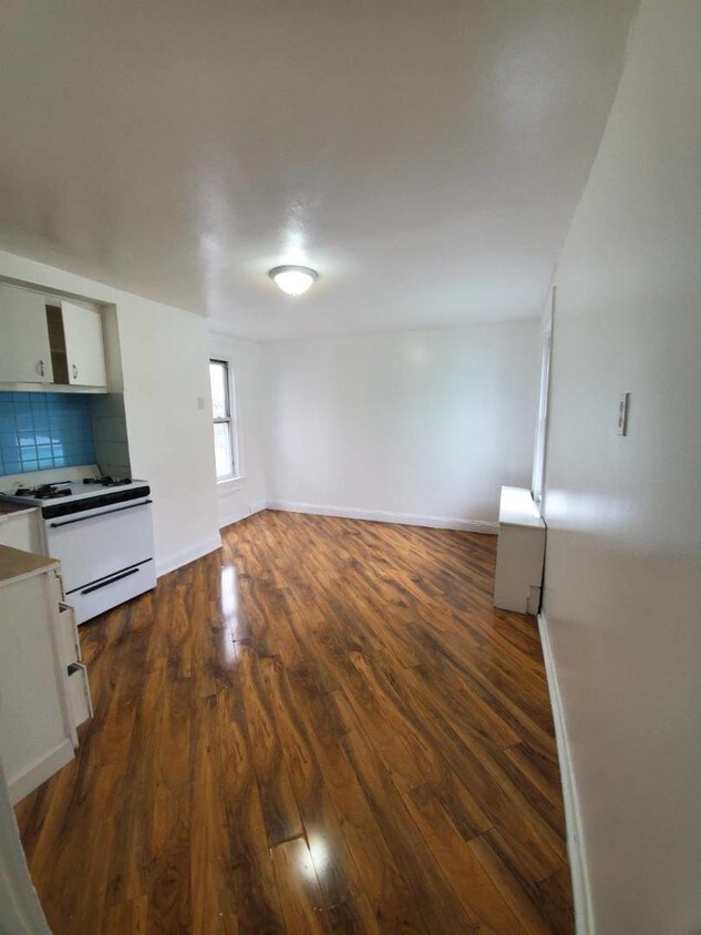 Foto principal - 43-20-104-42 104th St