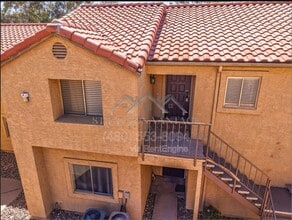 Building Photo - 653 W Guadalupe Rd