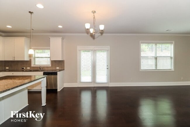 Building Photo - 2051 Apple Orchard Way