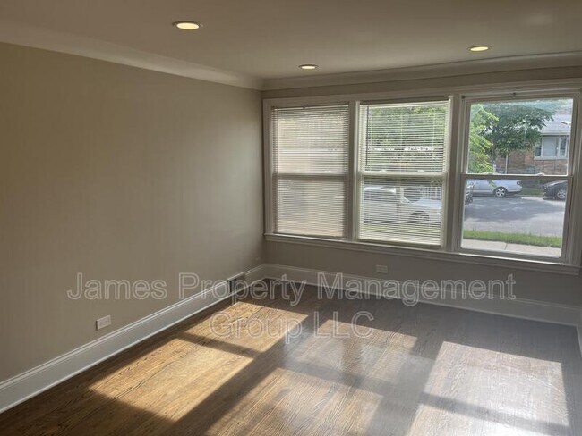 Building Photo - 9049 Bronx Ave 1S