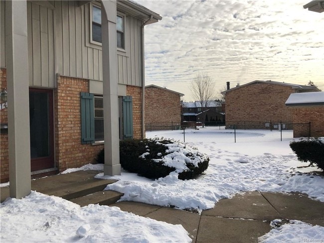 Building Photo - 8147 Clay Ct