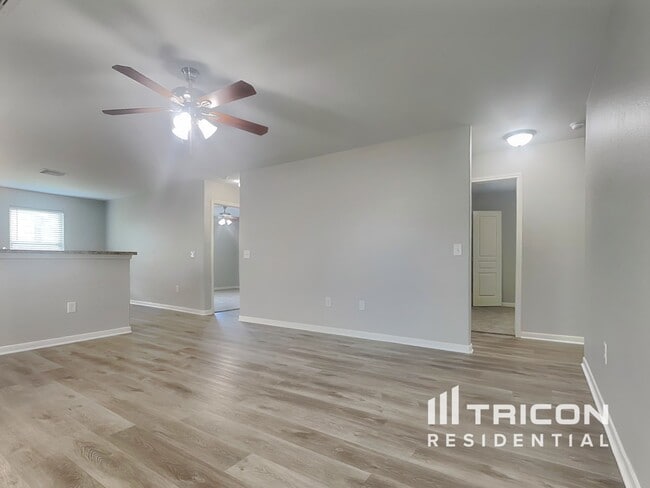 Foto del edificio - 9910 Waldens Pond Court