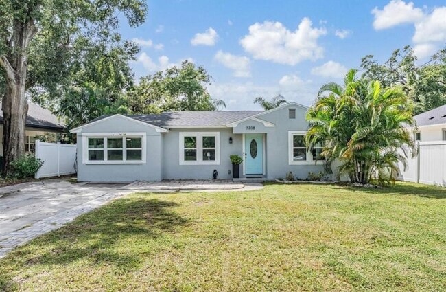 Front Yard - 7308 N Dartmouth Ave