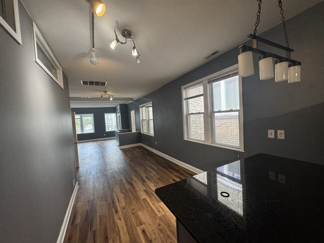 Photo - 2062 N Damen Ave Townhome