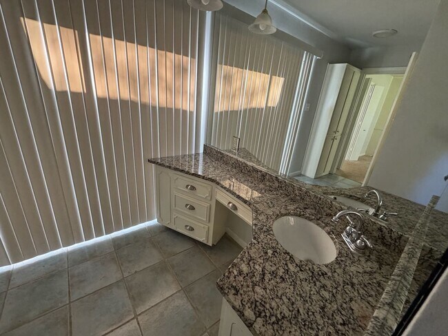 Foto del edificio - 2727 Lindsey Hollow Rd