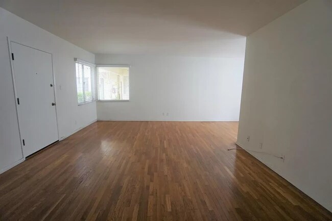 Foto del edificio - 1302 S Saltair Ave