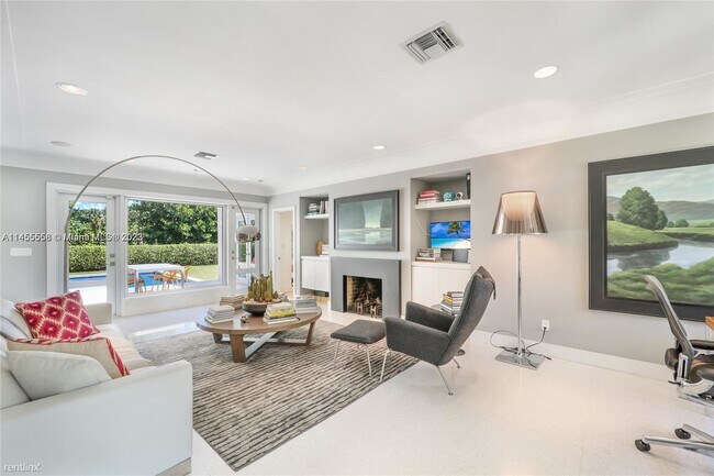 Foto del edificio - 2 br, 2 bath House - 5327 Alton Rd