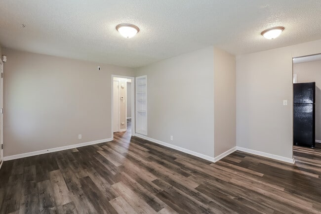 Building Photo - Beautiful 3 Bedroom in Great Location!