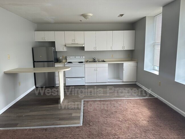 Building Photo - 104 N8th Street Apt 203