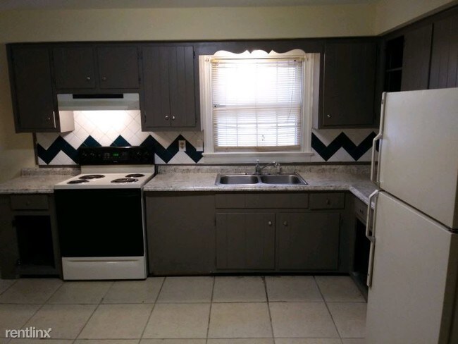 Building Photo - 1 br, 1 bath House - 725 S Providence Rd