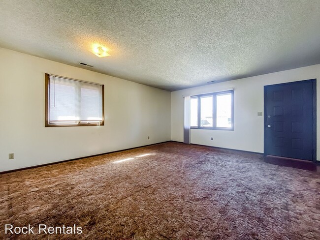 Building Photo - 809 32nd Terrace