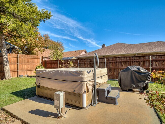 Building Photo - Fully Furnished Short Term Rental
