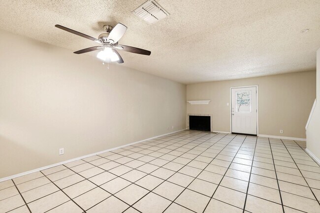 Foto del edificio - 4927 Ty Terrace St