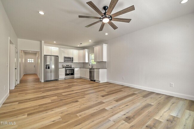 Building Photo - 703 Swadley Rd