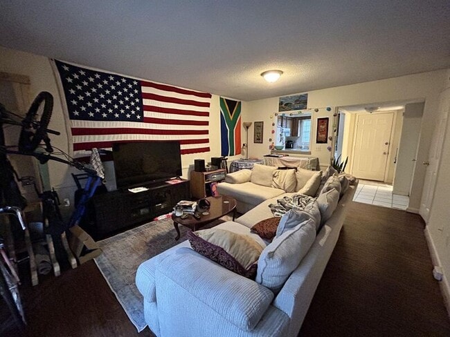 Building Photo - 1108 Tiger Blvd