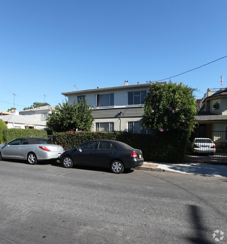 Building Photo - 1326-1328 N Mccadden Pl