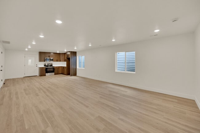 Building Photo - 1605 S 1100 W