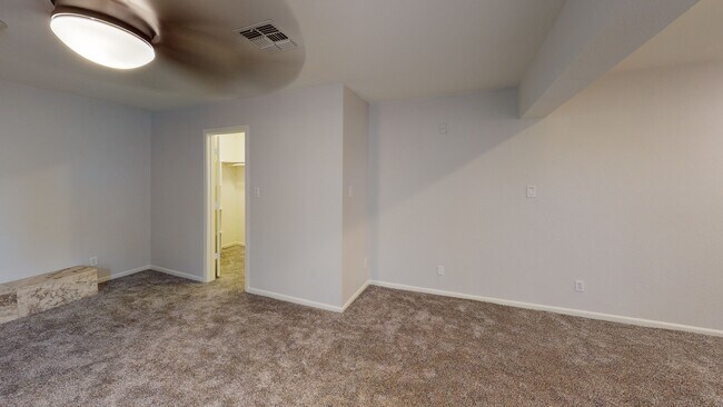 Foto del edificio - 1206 E Redfield Rd