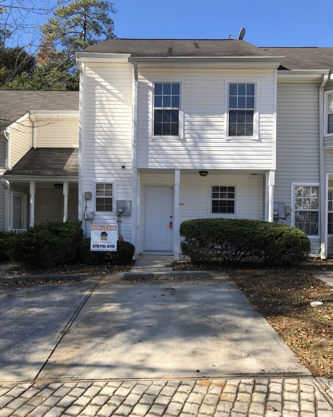 6549 Wellington Chase Ct, Lithonia, GA 30058 House Rental in Lithonia