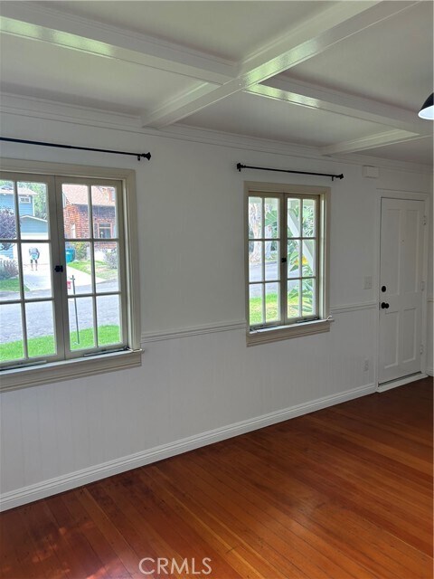 Building Photo - 361 Poplar St