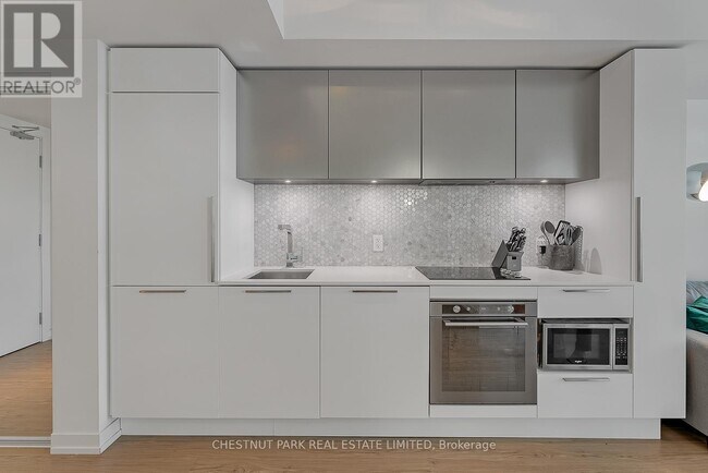 Building Photo - 85 Wood St