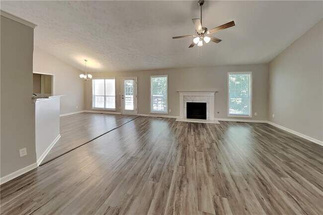Building Photo - 1874 Manor Oak Ln NE