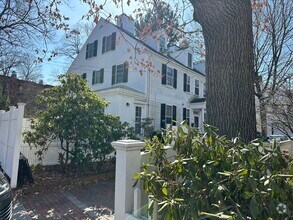 Building Photo - 84 Irving St