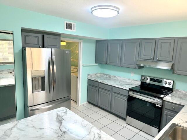 Building Photo - 1565 SE Crayrich Ct