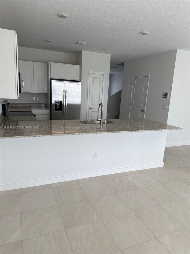 Foto principal - 5028 Elderberry St