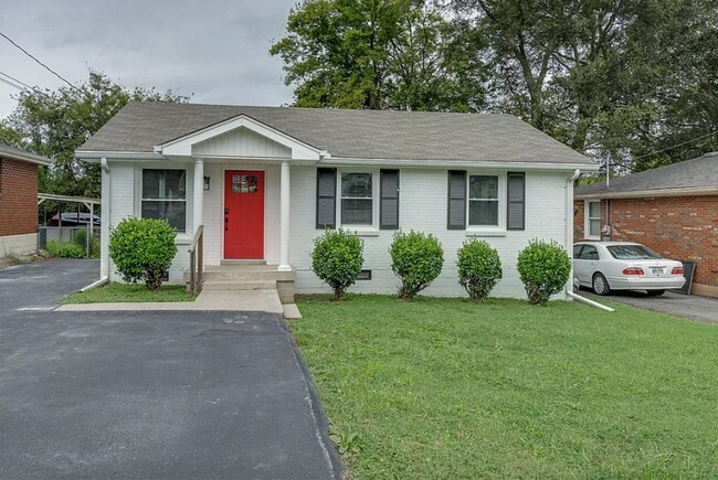 Foto del edificio - 3 bedroom home in Charlotte Park