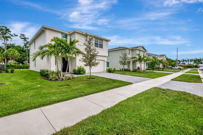 Building Photo - 4541 Dow Ln
