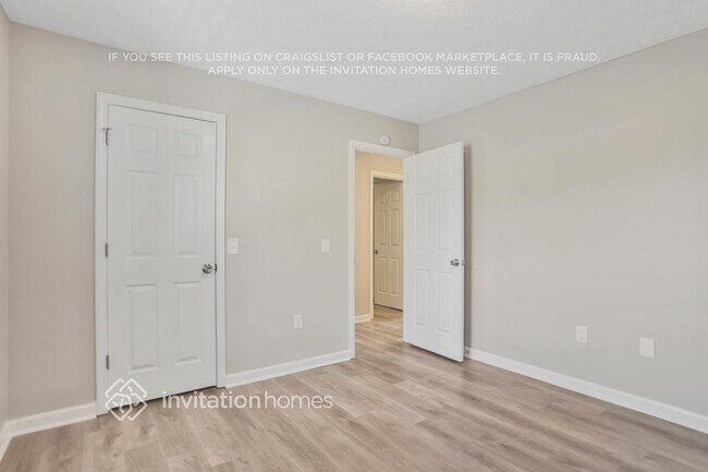 Foto del edificio - 8336 Ramblin Ct