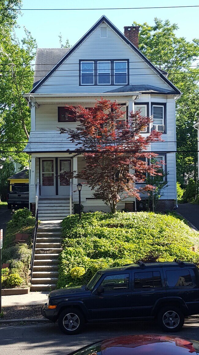 Building Photo - 34 Westwood Rd