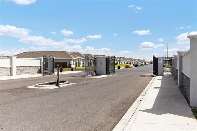 Building Photo - 10 Retama Ln