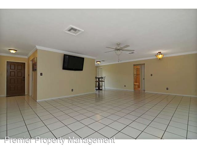 Building Photo - 38 Willoughby Dr