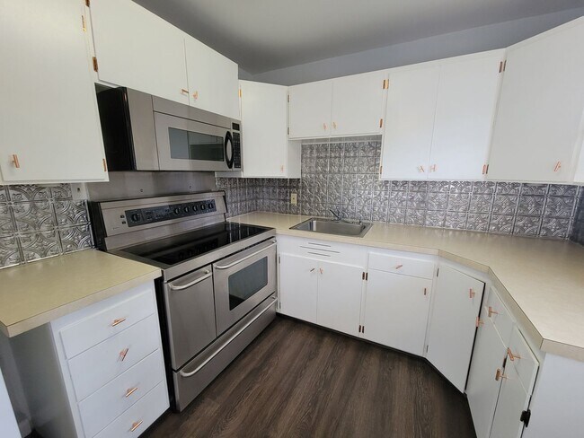 Foto del edificio - Great Home, Nice Yard,  Available Now