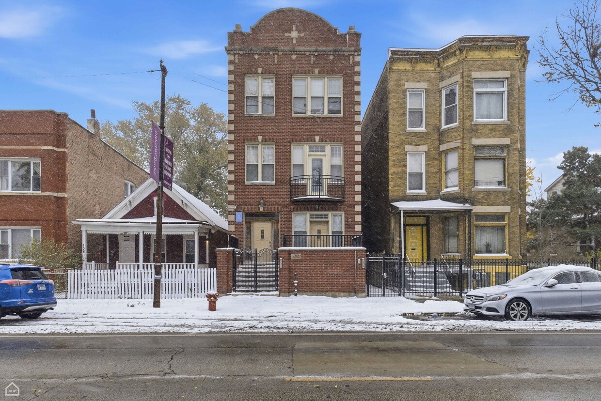 Primary Photo - 1353 S California Ave