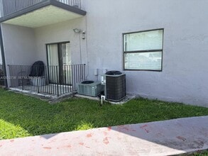 Building Photo - 13221 SW 17th Ln