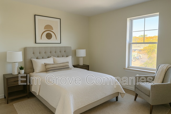 Building Photo - 5 5th St