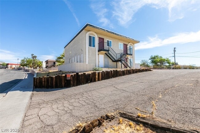 Building Photo - 525 Fir St