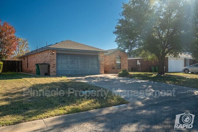 Building Photo - 1204 June