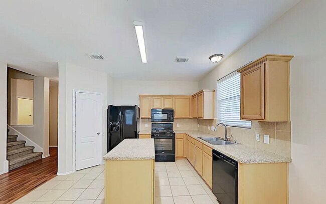 Foto del edificio - MOVE IN READY